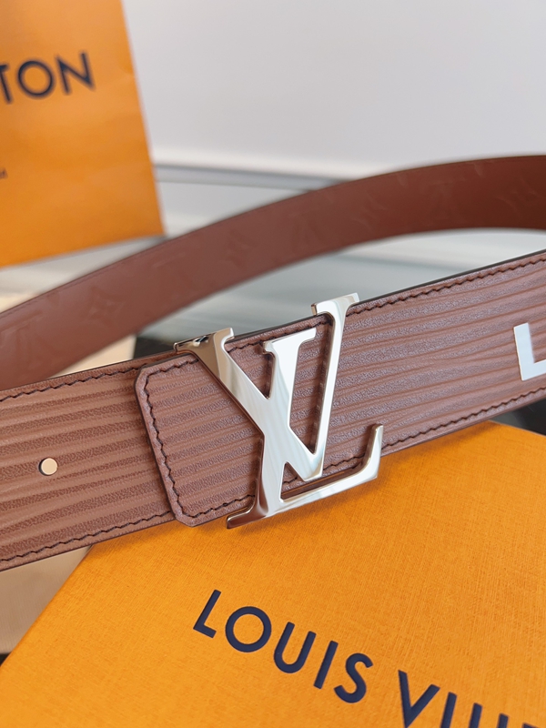 ルイヴィトンベルト背面デザイン